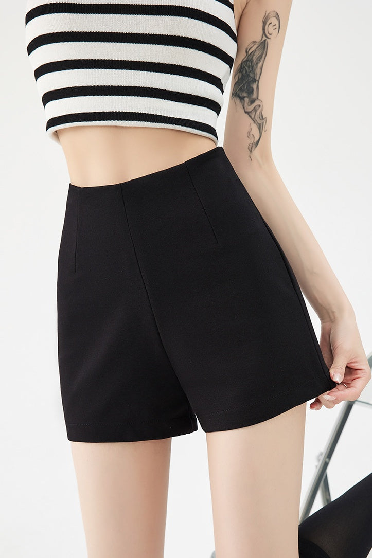 High-Waisted Velvet Casual Shorts – Figure-Flattering Fit for Effortless Style