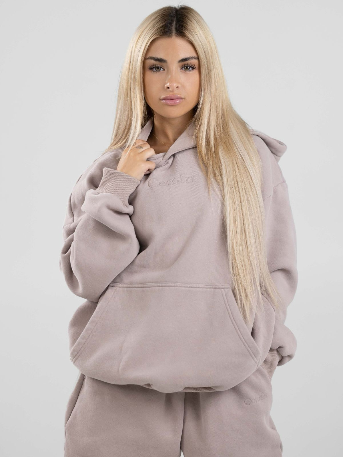 Embroidered Sweatpants – Cozy Fall Lounge Suit