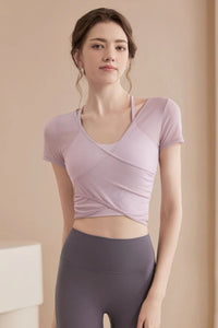 Women’s Short-Sleeve Pilates Tank with Built-In Chest Pad – Slim Fit & Breathable