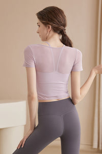 Women’s Short-Sleeve Pilates Tank with Built-In Chest Pad – Slim Fit & Breathable