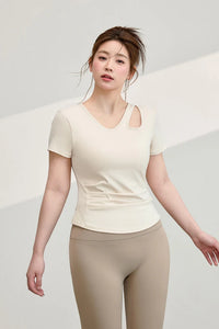 Women’s Plus Size Yoga T-Shirt – Built-In Chest Pad, Flattering Fit & Breathable Nylon