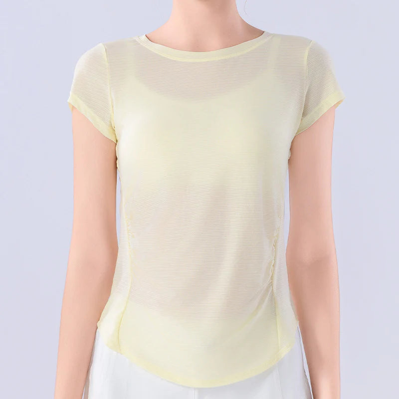 Quick-Dry Yoga Top with Breathable Back Panel – Lightweight & Stylish Activewear