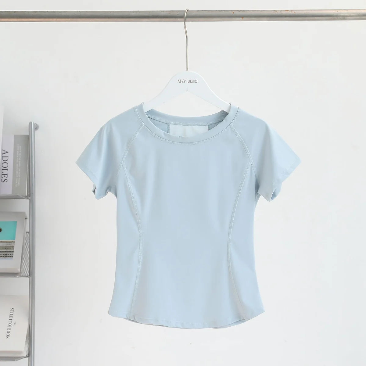 Women’s High-Stretch Yoga Short-Sleeved Sports T-Shirt – Breathable Mesh Back Design