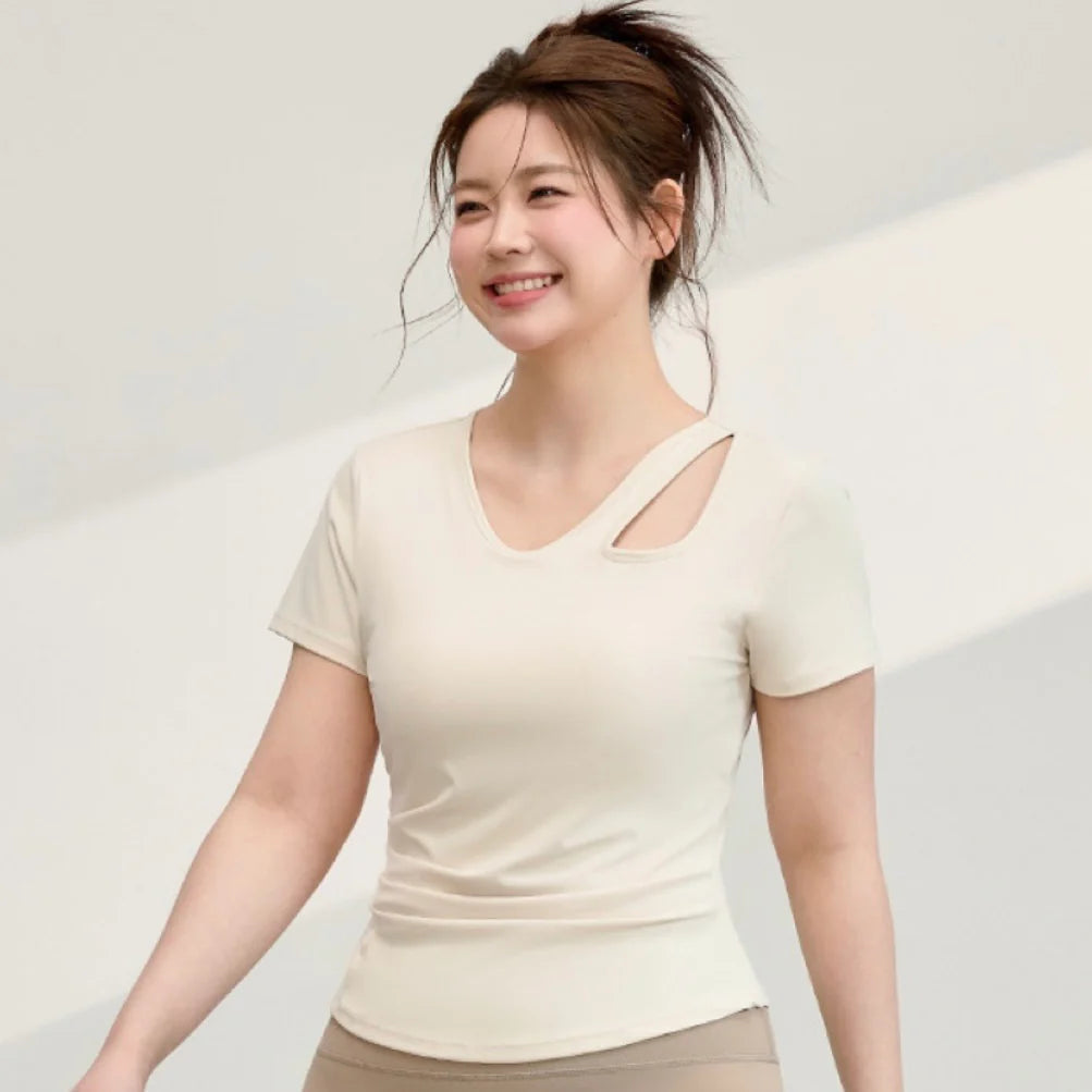 Women’s Plus Size Yoga T-Shirt – Built-In Chest Pad, Flattering Fit & Breathable Nylon