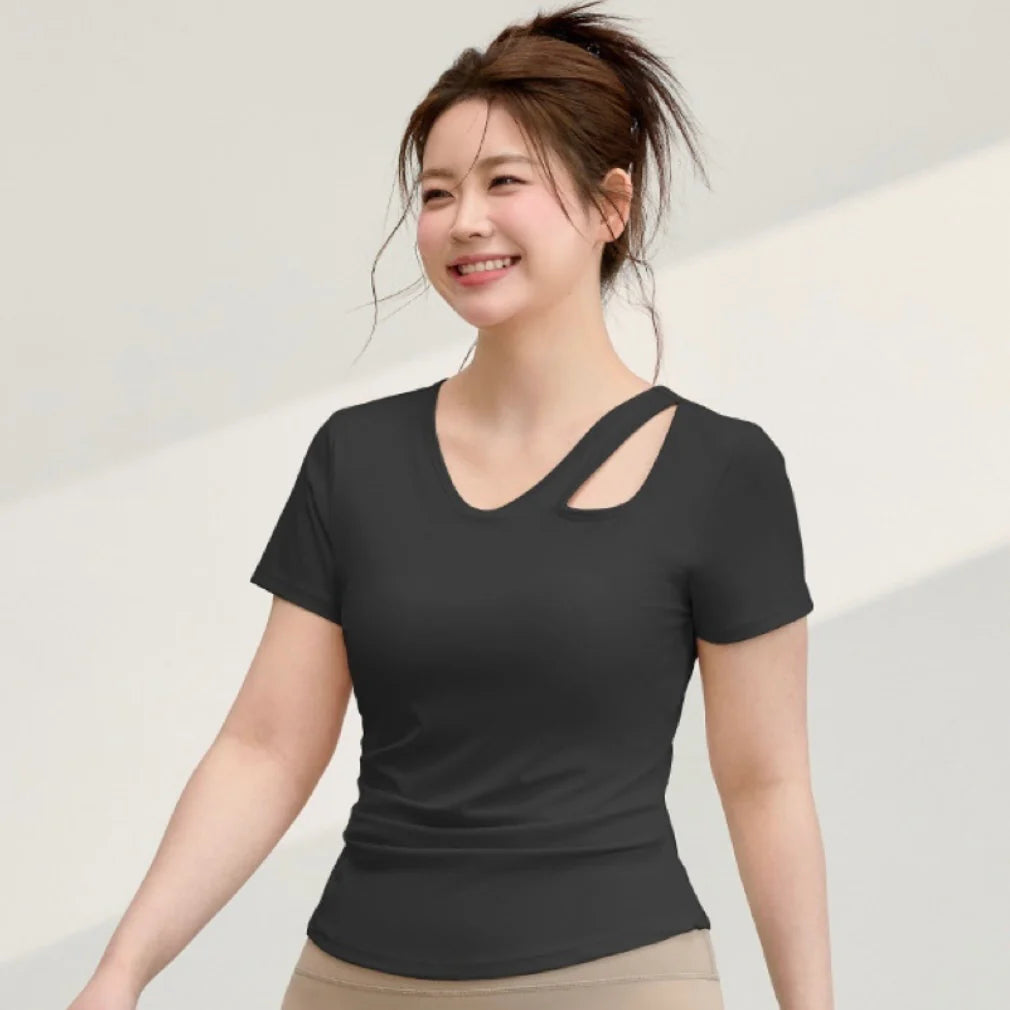 Women’s Plus Size Yoga T-Shirt – Built-In Chest Pad, Flattering Fit & Breathable Nylon