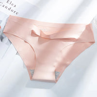 Seamless Ice Silk Cooling Underwear – High-Stretch & Antibacterial Panties for Ultimate Comfort