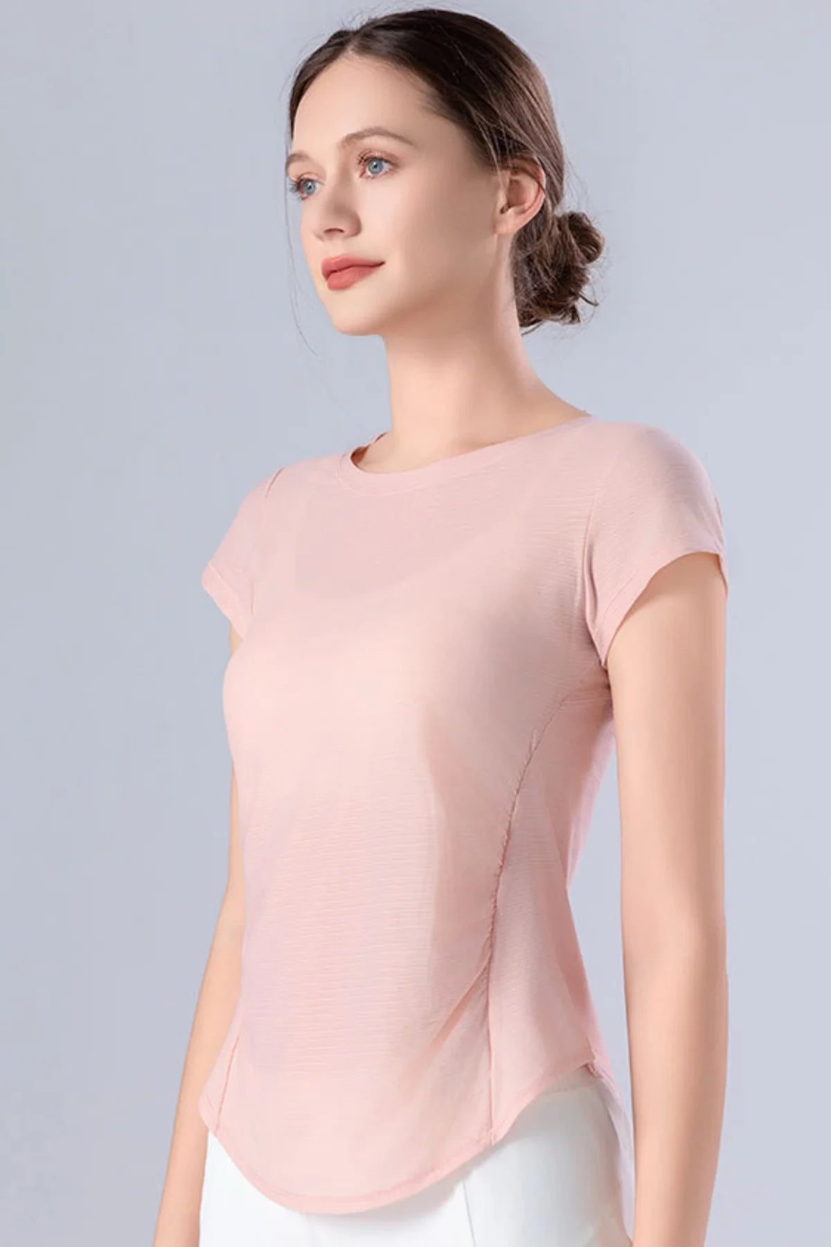 Quick-Dry Yoga Top with Breathable Back Panel – Lightweight & Stylish Activewear